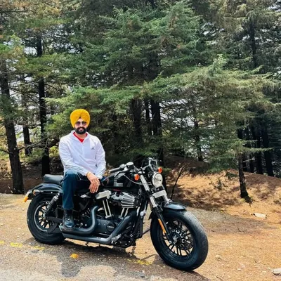 manjeet dhariwal profile