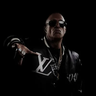 Mano Brown profile