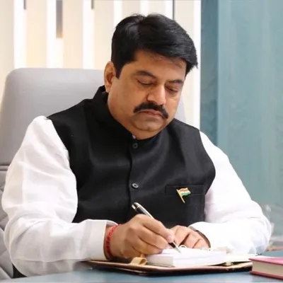 Manoj Kotak profile
