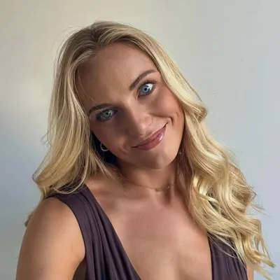 Manon profile