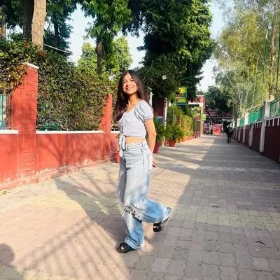 Manshi Rawat profile