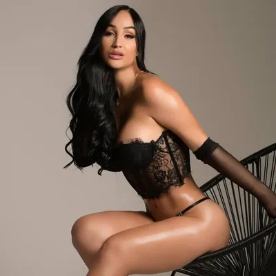 Manuela V. profile