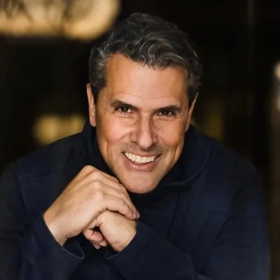 Marco Antonio Regil profile