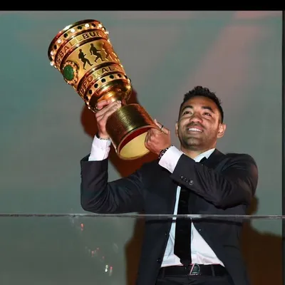 Marco Fabian profile