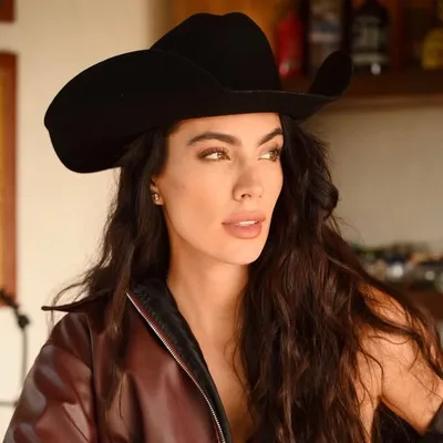 MARIA LUISA profile