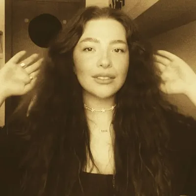 María ✶ profile