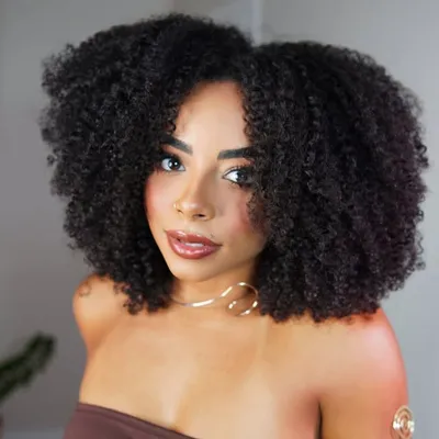 MARI ANDRADE profile
