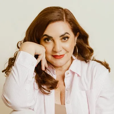 Mariana Pacheco | Estrategia, Energia y Negocio. profile