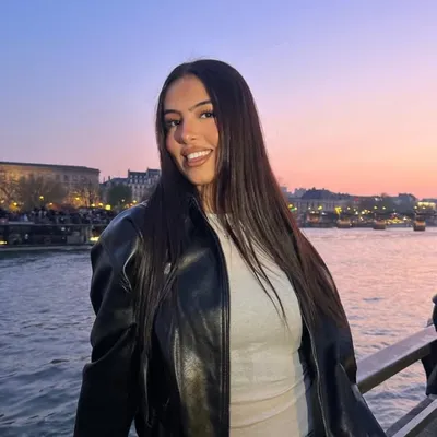 Maria✨ profile