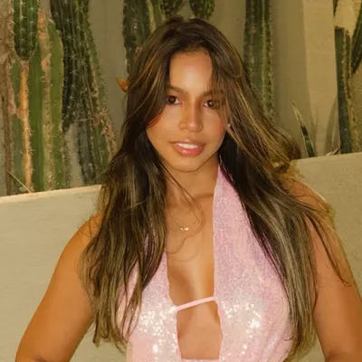 MARIA VALENTINA | Fashion & Beauty profile