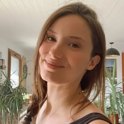 Marie 🌼 profile