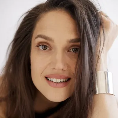 Marina Maximilian profile