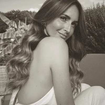 Marine Adeline or ǝsı̣nbɹɐɯ ɐן profile