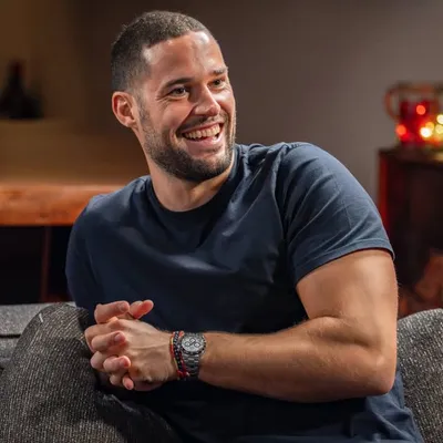 Mario Suárez profile