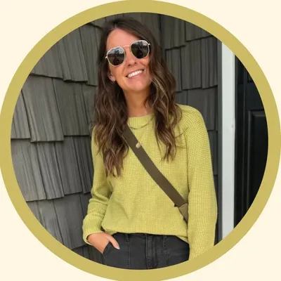 MARISSA | Petite Mom Outfit Ideas • Casual Everyday Style profile