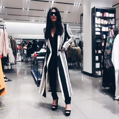 MARTHA DEBAYLE’S CLOSET profile