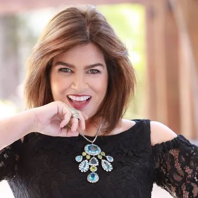Martha Medeiros | Artes profile