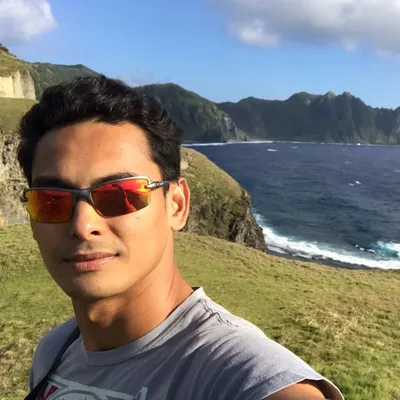 Marx Topacio profile
