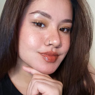 masayu azra profile