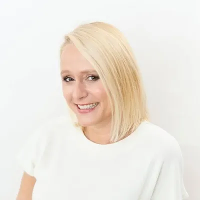 Maureen Louys profile
