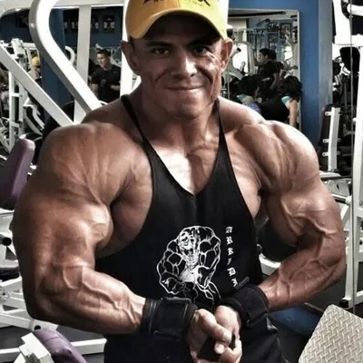 MAURICIO MONDRAGÓN profile