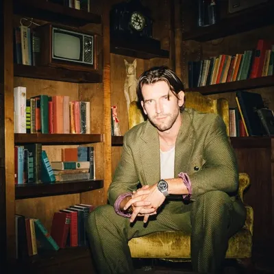 Max Frost profile