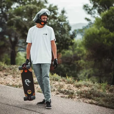 Max Grosfeld profile