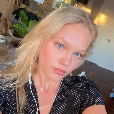 Maxine Paulina profile