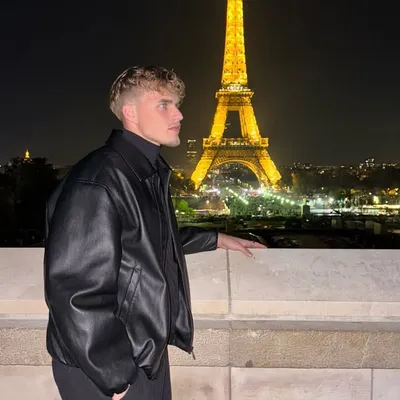 Max Mustermann profile