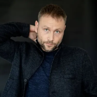 Max Riemelt profile