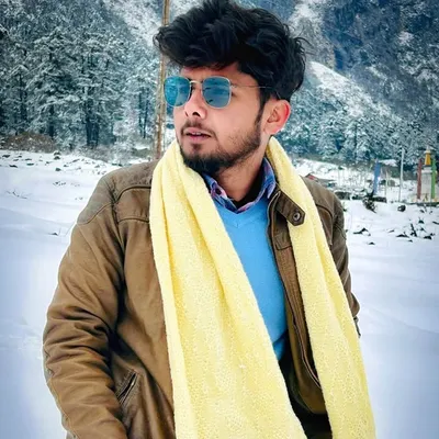 Mayank Sharma profile