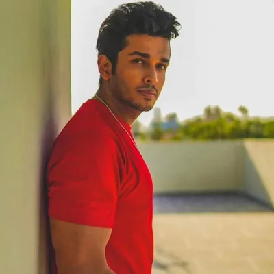 Mayank Dangi 🤴🏻 profile