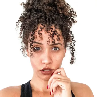 Mayara Andrade profile