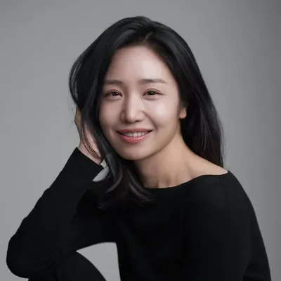 May J Lee profile
