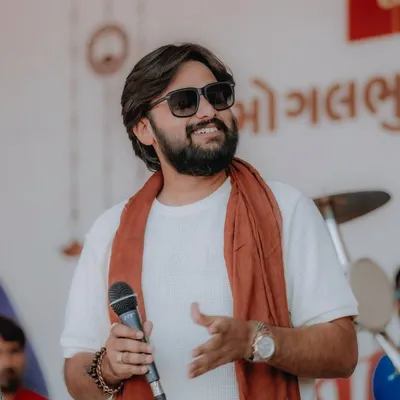 Mayur Dave profile