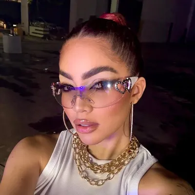 Henny profile