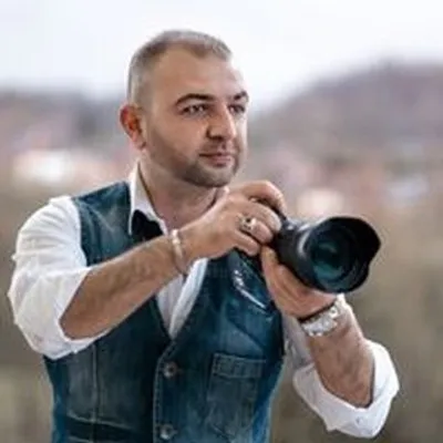 MC / Wedding & Lifestyle Photographer / Videographer profile