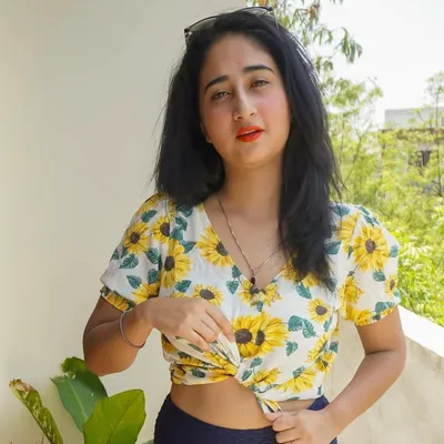 m@dhur¡ profile