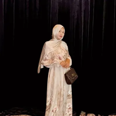 Mear in mom era profile