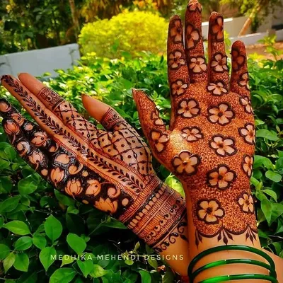 Henna Artist | Abha Sreevalsan profile