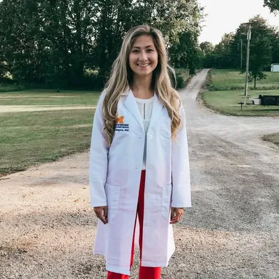 Aleah Thompson, MD profile