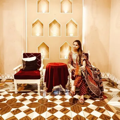 Meenakshi soni profile