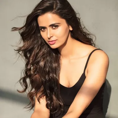 Meenakshi Dixit profile
