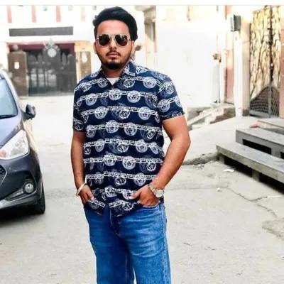Meet Takhar profile