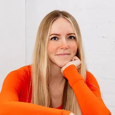 Miranda Caldwell profile