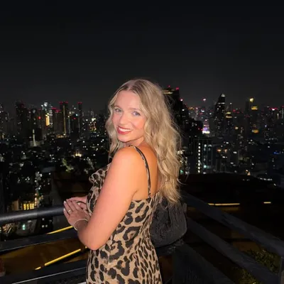 Megan | Travel & Plant Based Living profile