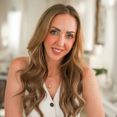 Meg Owen | Over 40 Beauty & Lifestyle profile