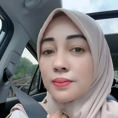 Mela Andayani profile