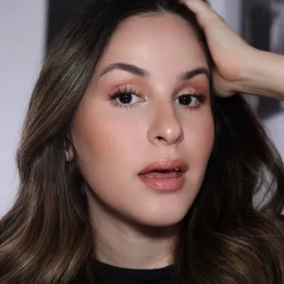 MELISSA ALVAREZ | MUA • BEAUTY INFLUENCER profile