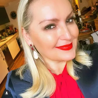 MELISSA HOYER profile